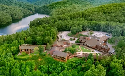 Is there lodging nearby?